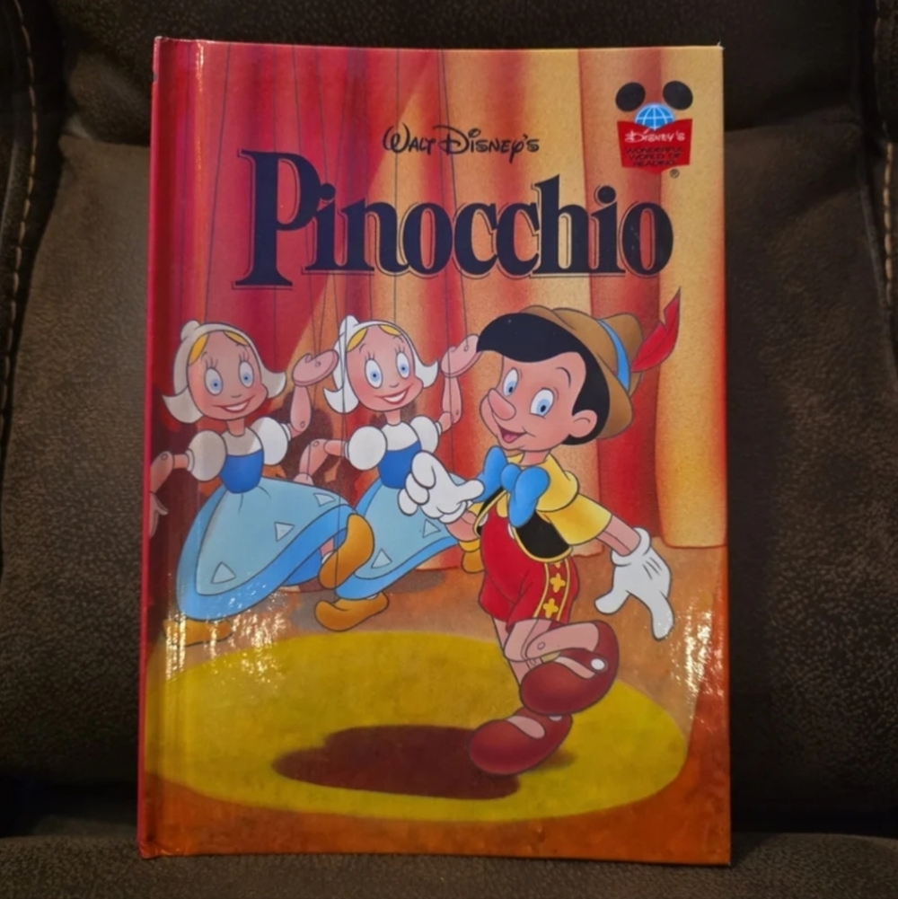 Disney Pinocchio Storybook - Red, Blue, Yellow
